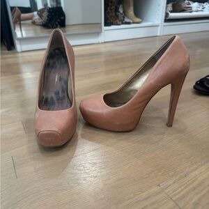 Jessica Simpson heels